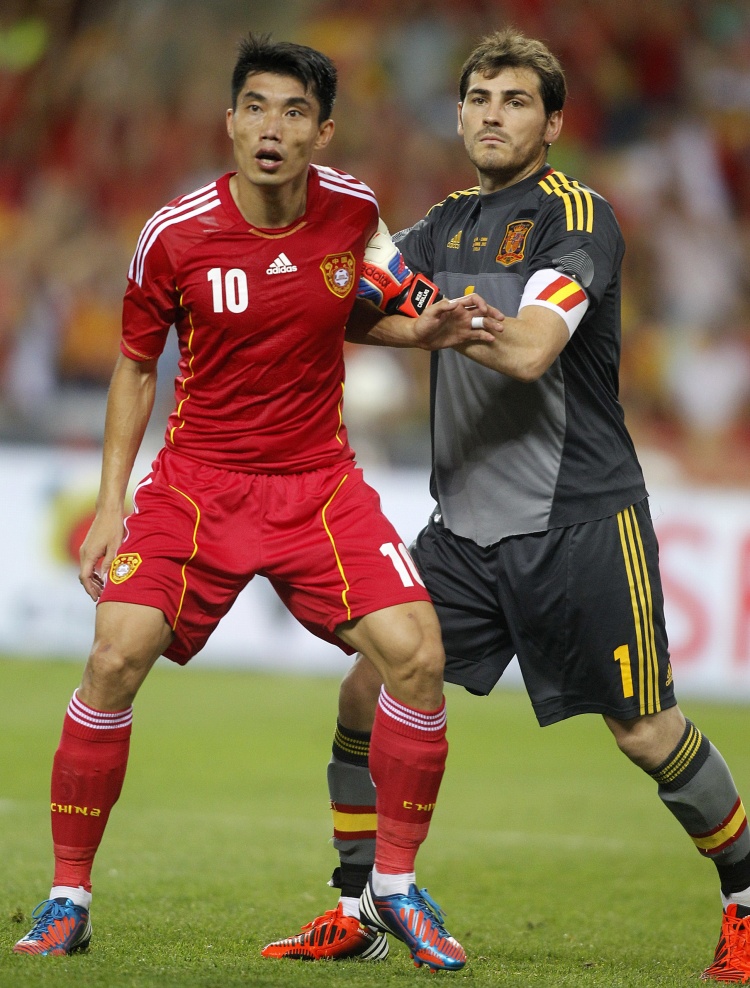 九游官方平台-国足vs西班牙历史两次交手！国足0-3、0-1负，2012年堪称黄金一代